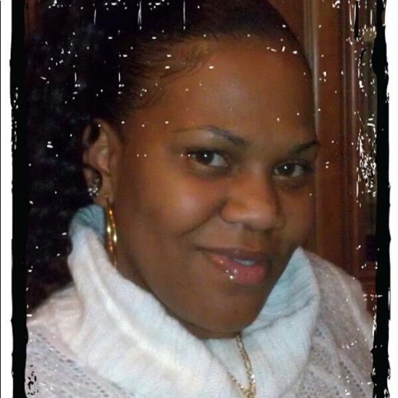 Meet your Posher, Felicia - Picture 1 of 2